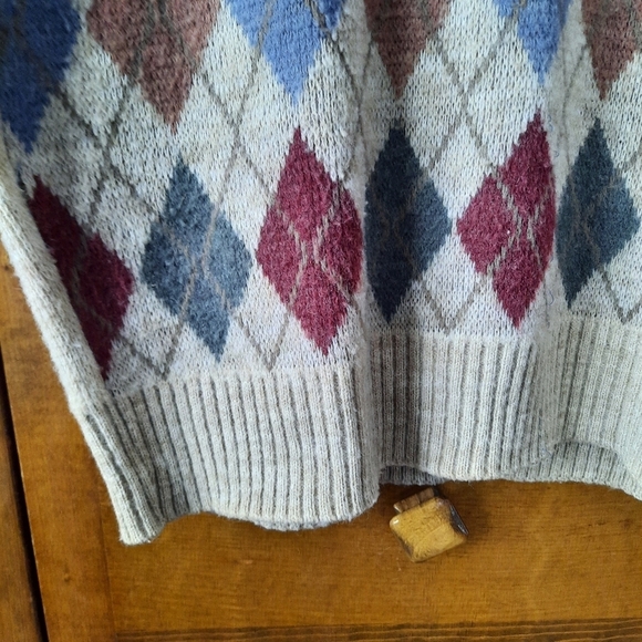 Vintage Le Tigre Grandpa style tan v-neck argyle knit sweater vest size large - Picture 7 of 11